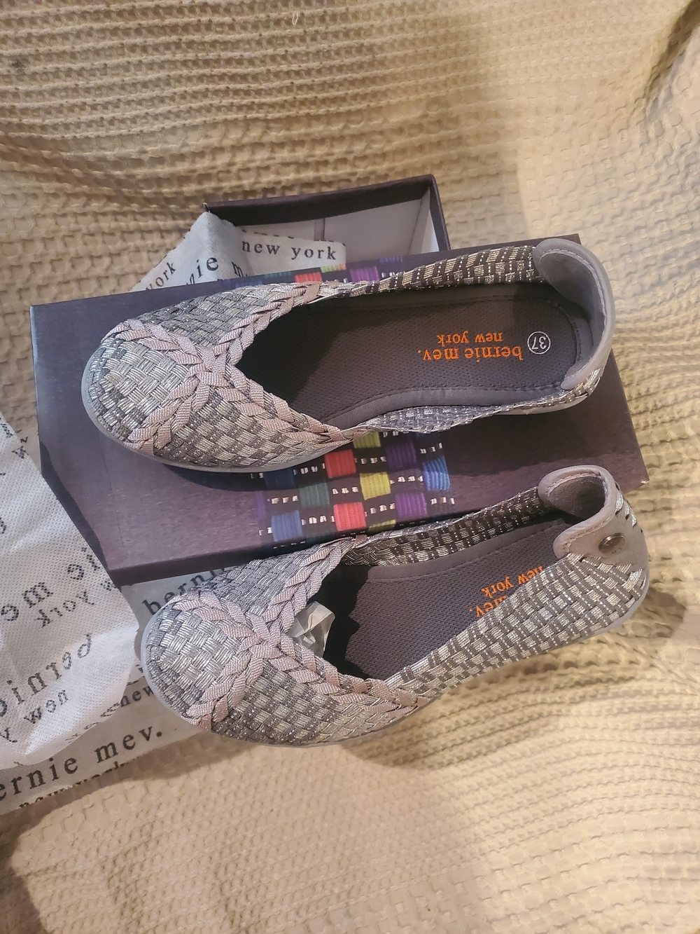 bernie mev. Woven Slip-On Flats in Light Gray and Silver